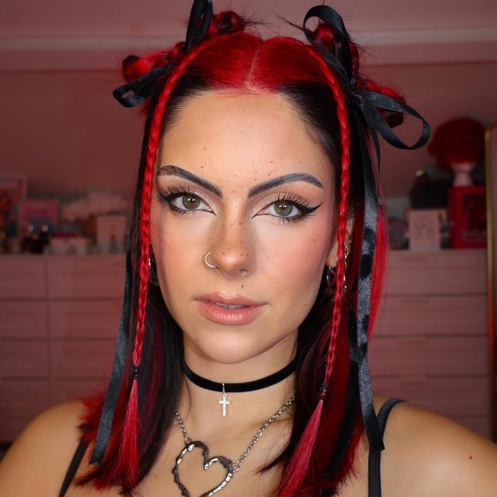 Profile Picture of Sophie Hannah (@@sophiehannah) on Tiktok