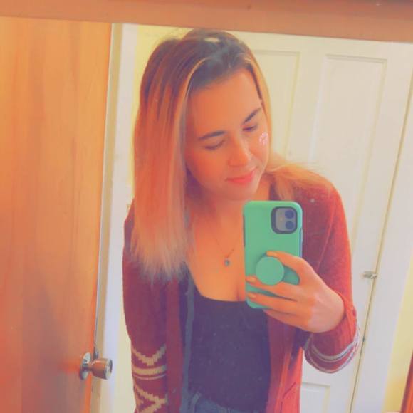 Profile Picture of Cassidy Touhy-lasey (@letmeloveu) on Poshmark
