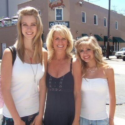 Profile Picture of Kristen Singleton (@Car0linagurl) on Twitter