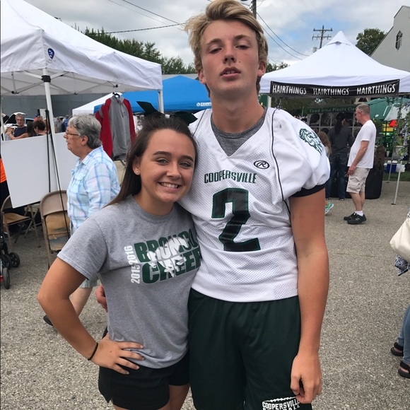 Profile Picture of Taylor Dewildt (@taylordewildt) on Poshmark