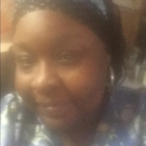 Profile Picture of Debra Sices (@debrasices) on Poshmark