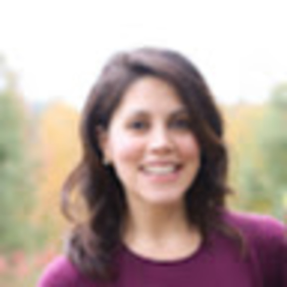 Profile Picture of Jen iliana Segnere (@jenramirez79) on Poshmark