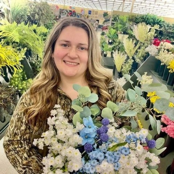 Profile Picture of Teresa Manning (@angelface2677) on Poshmark