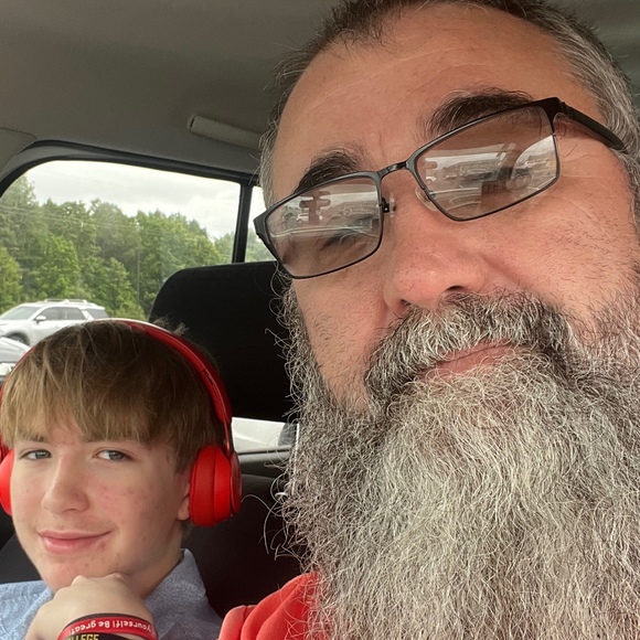 Tad Sessums - Poshmark Profile Picture of Tad Sessums (@tadsessums) on Poshmark