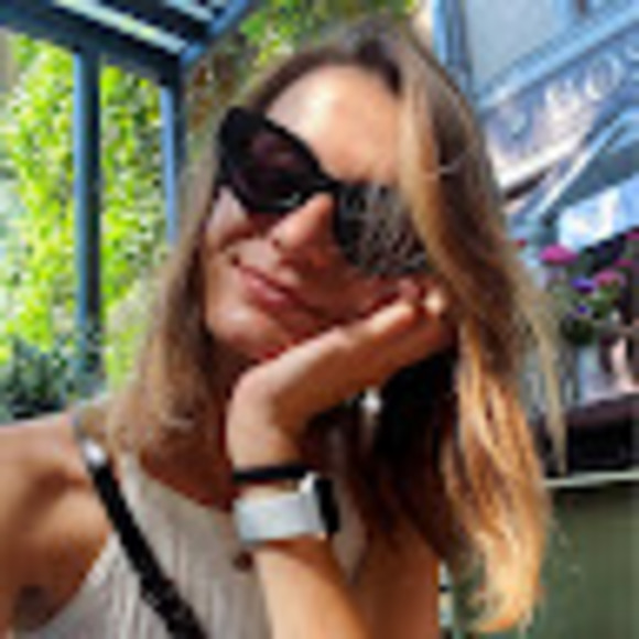 Profile Picture of Yaroslava Ishchuk (@yaroslavai) on Poshmark