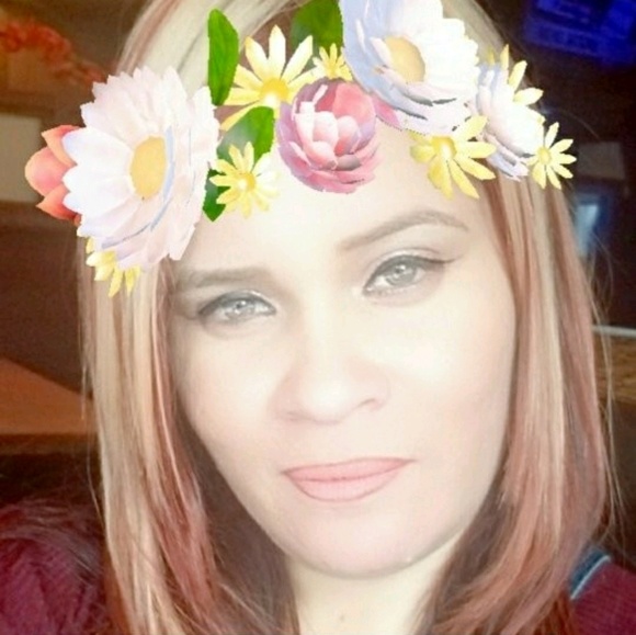 Profile Picture of Luz Fonseca (@diva203) on Poshmark