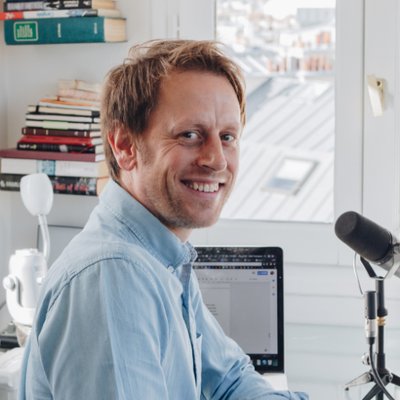 Profile Picture of Luke Thompson (@EnglishPodcast) on Twitter