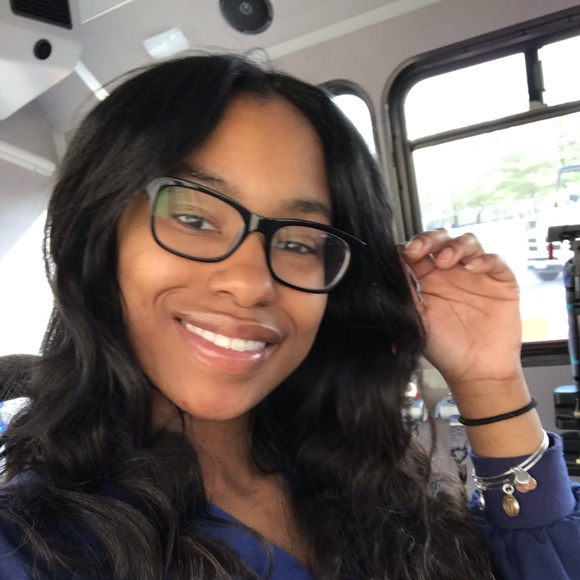 Profile Picture of Daija Mcclure (@daijanai297) on Poshmark