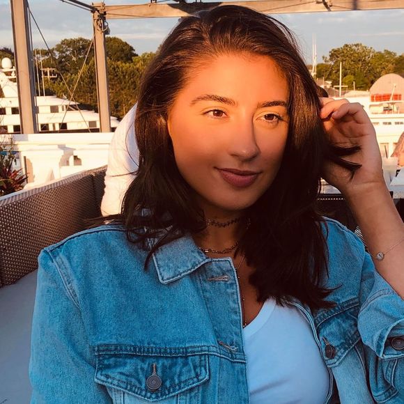 Profile Picture of Nicolette Kombouras (@nkombo) on Poshmark
