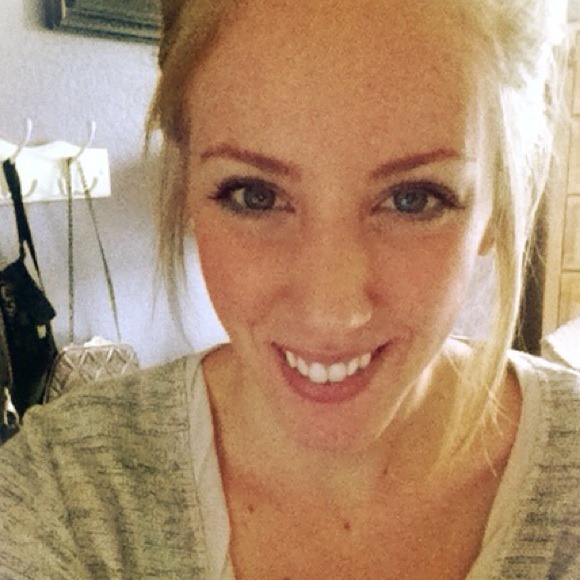 Profile Picture of Kelsey Kepler (@livelove90) on Poshmark