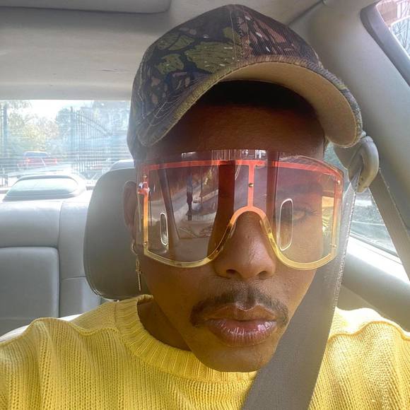 Profile Picture of David Simmons (@simplybnb86) on Poshmark