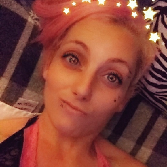 Profile Picture of Heather Shell (@skittzo) on Poshmark