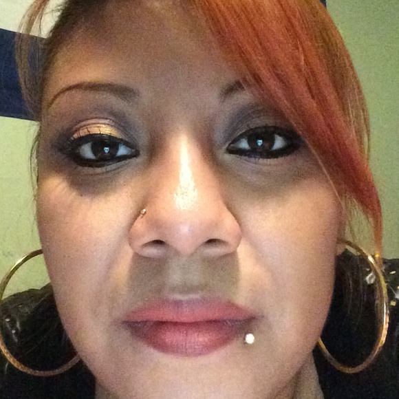 Profile Picture of Erika Pacheco (@lizgonzaga) on Poshmark