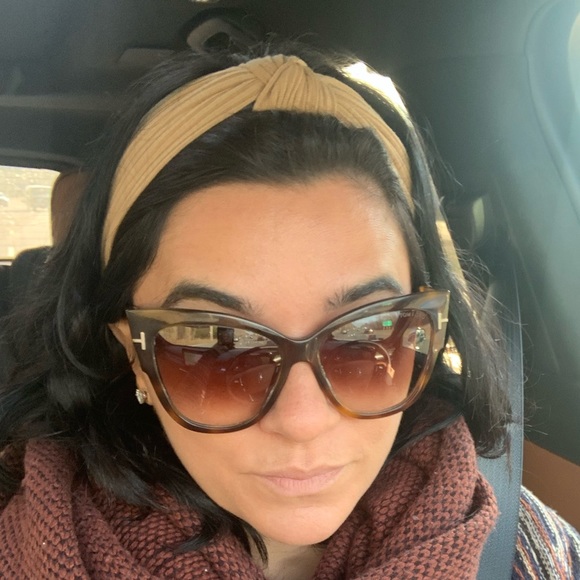 Profile Picture of Tara Durando (@trooney15) on Poshmark