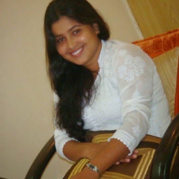 Profile Picture of Ruchi Pandey (@ruchipandey3) on Poshmark