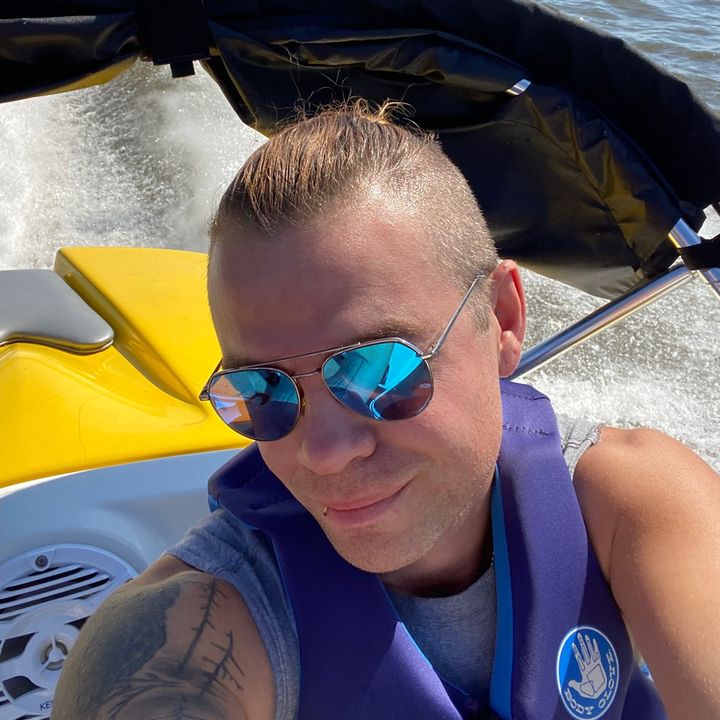 Profile Picture of Jon Mooneyham (@jonmooneyham1990) on Tiktok
