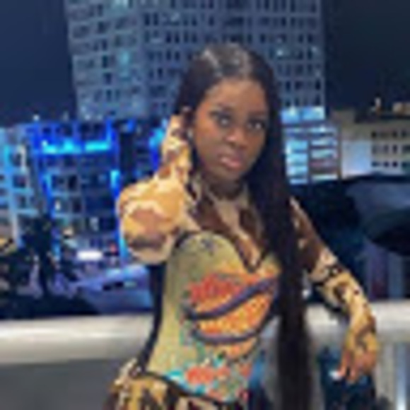 Profile Picture of Aisha jean Francois (@aisha10012) on Poshmark