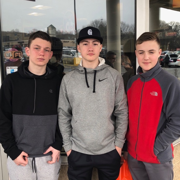 Profile Picture of Eric David (@unodoustrace) on Poshmark