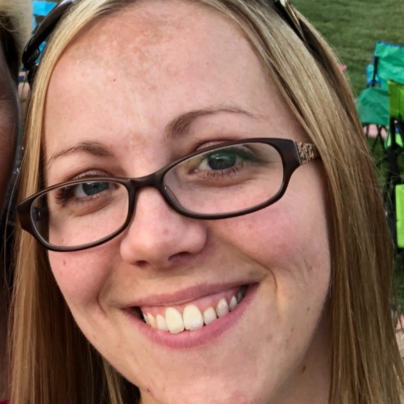 Heather Diggins - Poshmark Profile Picture of Heather Diggins (@hdiggins1) on Poshmark