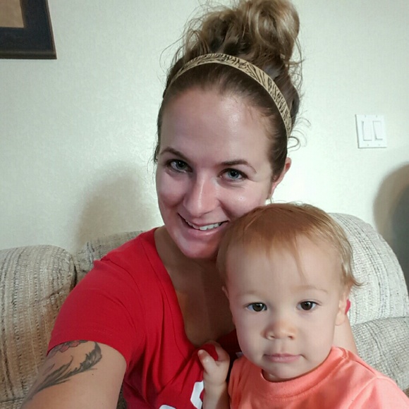 Profile Picture of Mandy Marks (@mandymarks88) on Poshmark