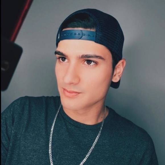 Profile Picture of Sebastián Ayala (@ayala_03) on Poshmark