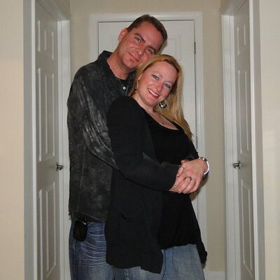 Profile Picture of Jennifer Cheney (@jennyc1210) on Twitter