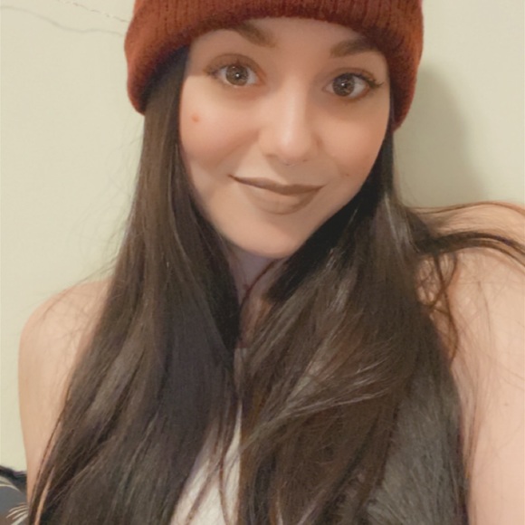 Profile Picture of Karah Pearce (@karahab) on Poshmark