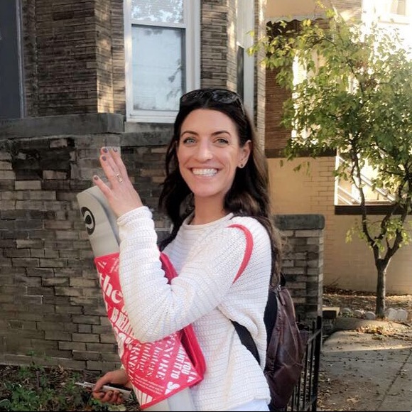 Profile Picture of Stacy Schulze (@stacy_schulze) on Poshmark