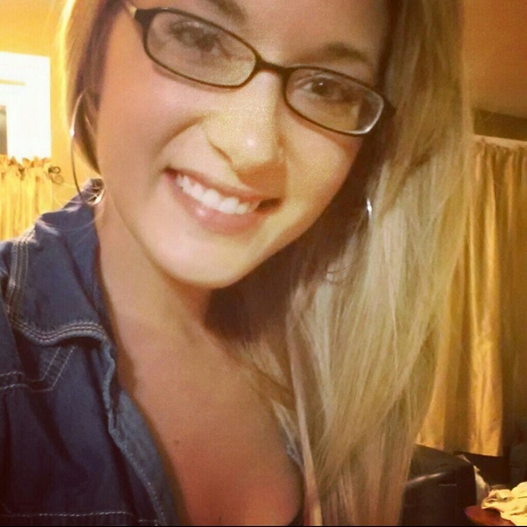 Profile Picture of Erica Kozak (@eckozak) on Poshmark