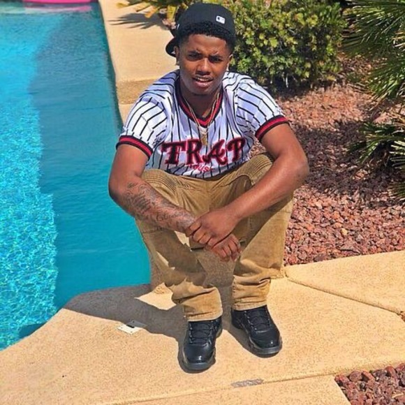 Profile Picture of Devonte Howard (@devontesyl21) on Poshmark