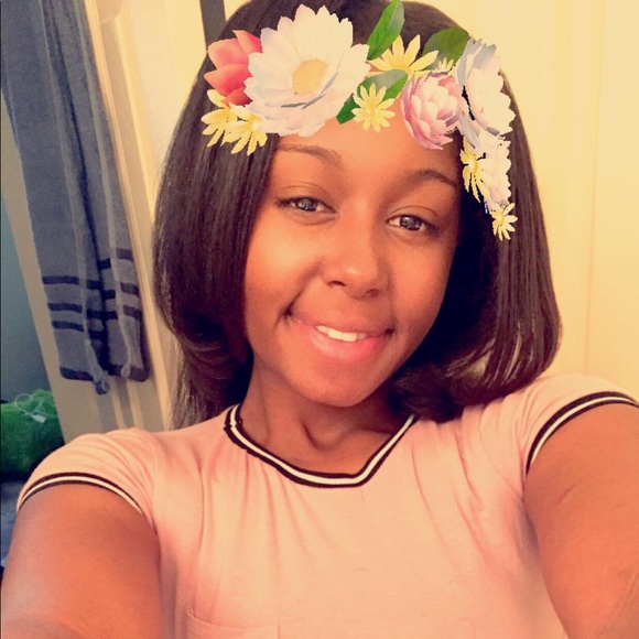 Profile Picture of Aiyianna Stanford (@astanford12) on Poshmark