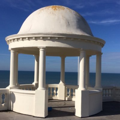 Profile Picture of Peter Reeve (@catinthehat888) on Twitter