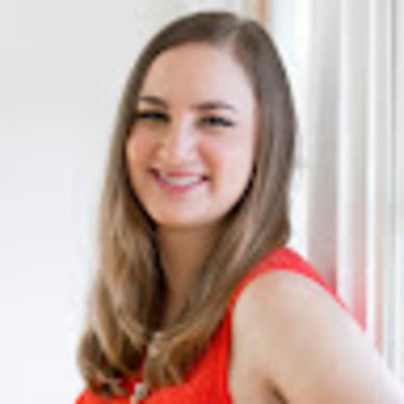 Profile Picture of Sarah Toton (@sarahltoton) on Poshmark