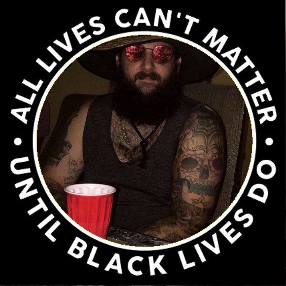 Profile Picture of John yianni Savvides (@hllywdsnwbrd) on Poshmark