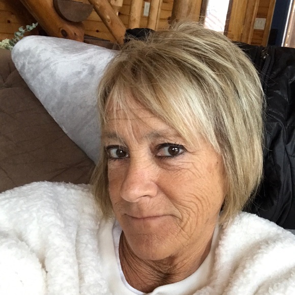 Profile Picture of Lynn Wenker (@grandma1959) on Poshmark