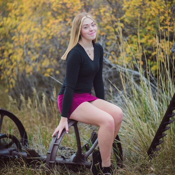 Profile Picture of Autumn Messimer (@messautumn) on Poshmark