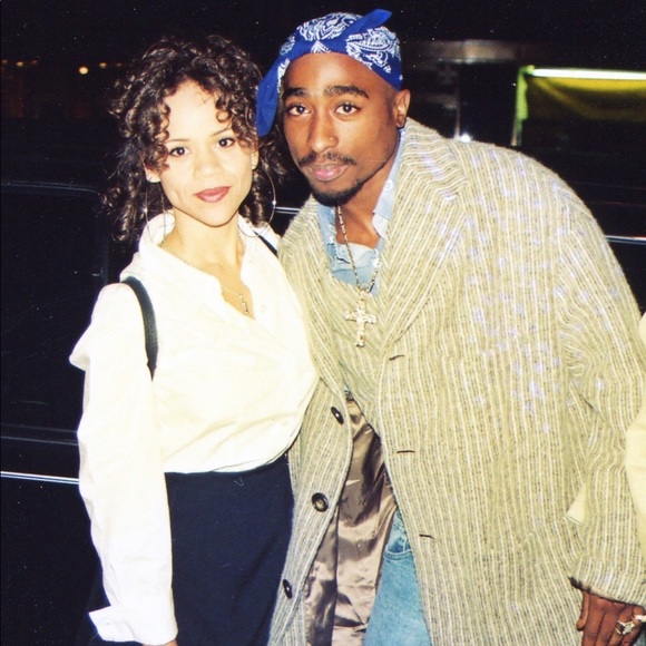 Profile Picture of Chris Valladares (@chris_v56) on Poshmark