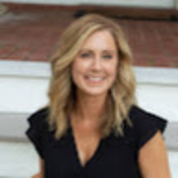 Profile Picture of Amanda Miles (@ugamom2020) on Poshmark