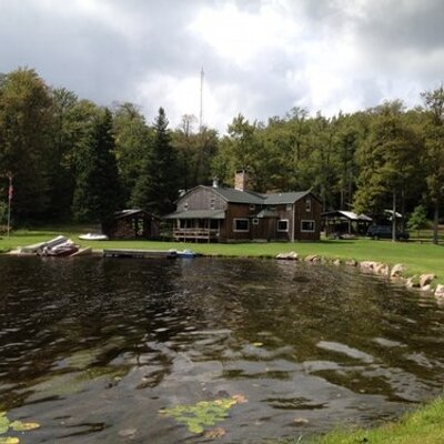 Profile Picture of Dennis Threlkeld (@d8133) on Twitter
