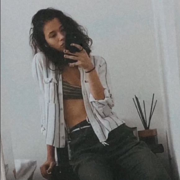 Profile Picture of Daniela Cantarino (@dcantarino) on Poshmark