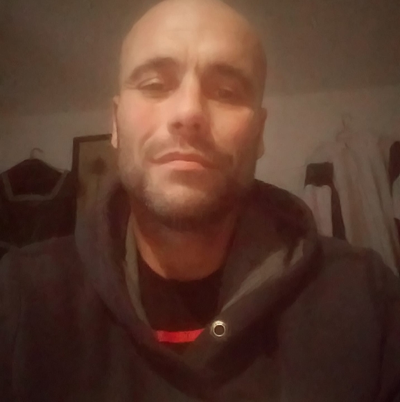 Profile Picture of Nelson Pedro (@nelsonpedro) on Poshmark