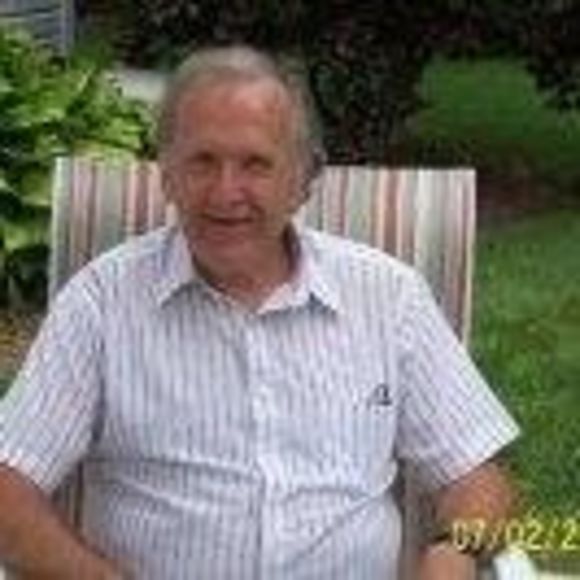 Profile Picture of Robert Nunnelley (@bob2rus) on Poshmark