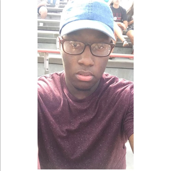 Profile Picture of Steven Barnes (@stevenb1313) on Poshmark