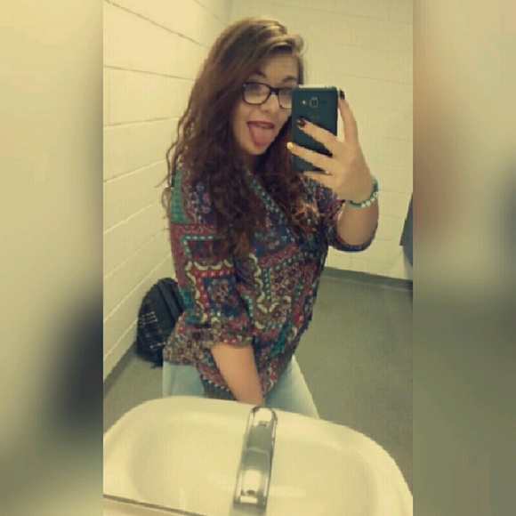 Profile Picture of Tara Nicolle (@tara_nicolle14) on Poshmark