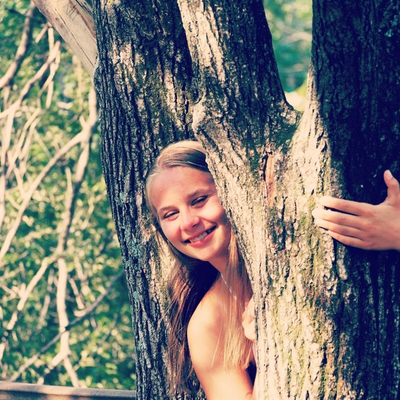 Ally Garringer - Poshmark Profile Picture of Ally Garringer (@allygarringer) on Poshmark