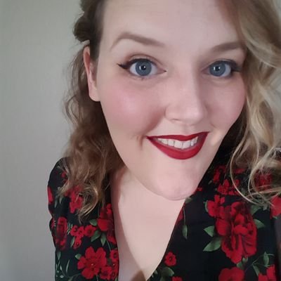 Profile Picture of Crystal Bowling (@crystalbooksit) on Twitter