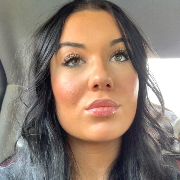 Profile Picture of Sel Counce (@selcounce) on Poshmark