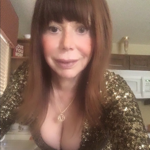 Vicki Rosenfeld - Poshmark Profile Picture of Vicki Rosenfeld (@vickilynatty) on Poshmark