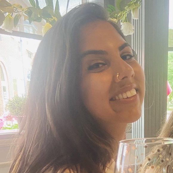 Profile Picture of Natalie Buddiga (@nbuddiga) on Poshmark