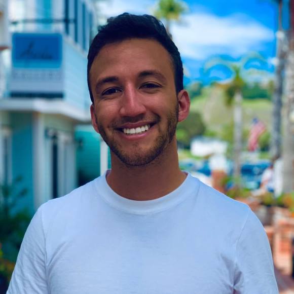 Profile Picture of Brian Araujo (@brianaraujo) on Poshmark